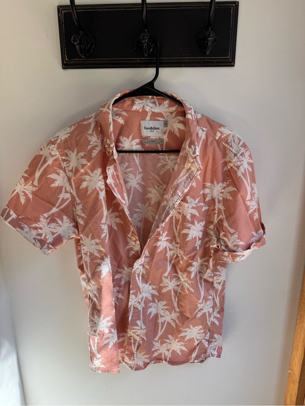 Goodfellow & Co Pink and White Palm-Print Short Sleeve Button-Down Shirt